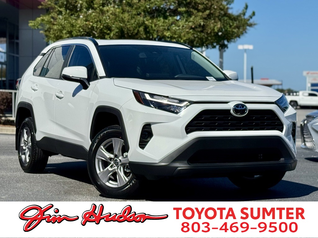 2025 Toyota RAV4 XLE's photo