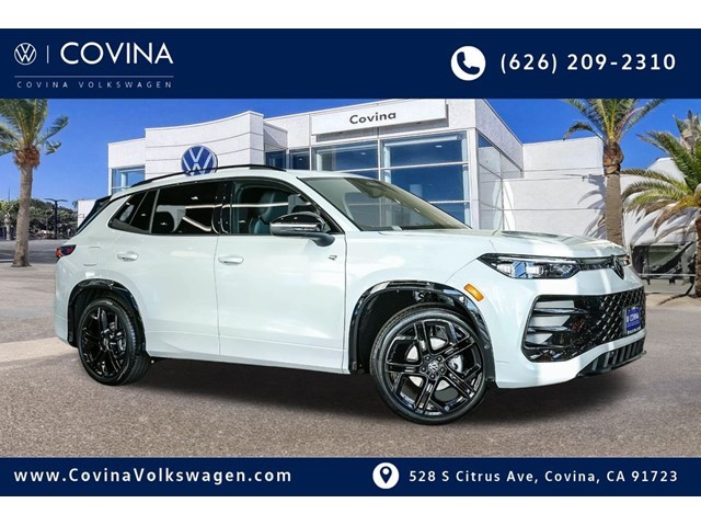 2026 Volkswagen Tiguan SE R-LINE BLACK's photo