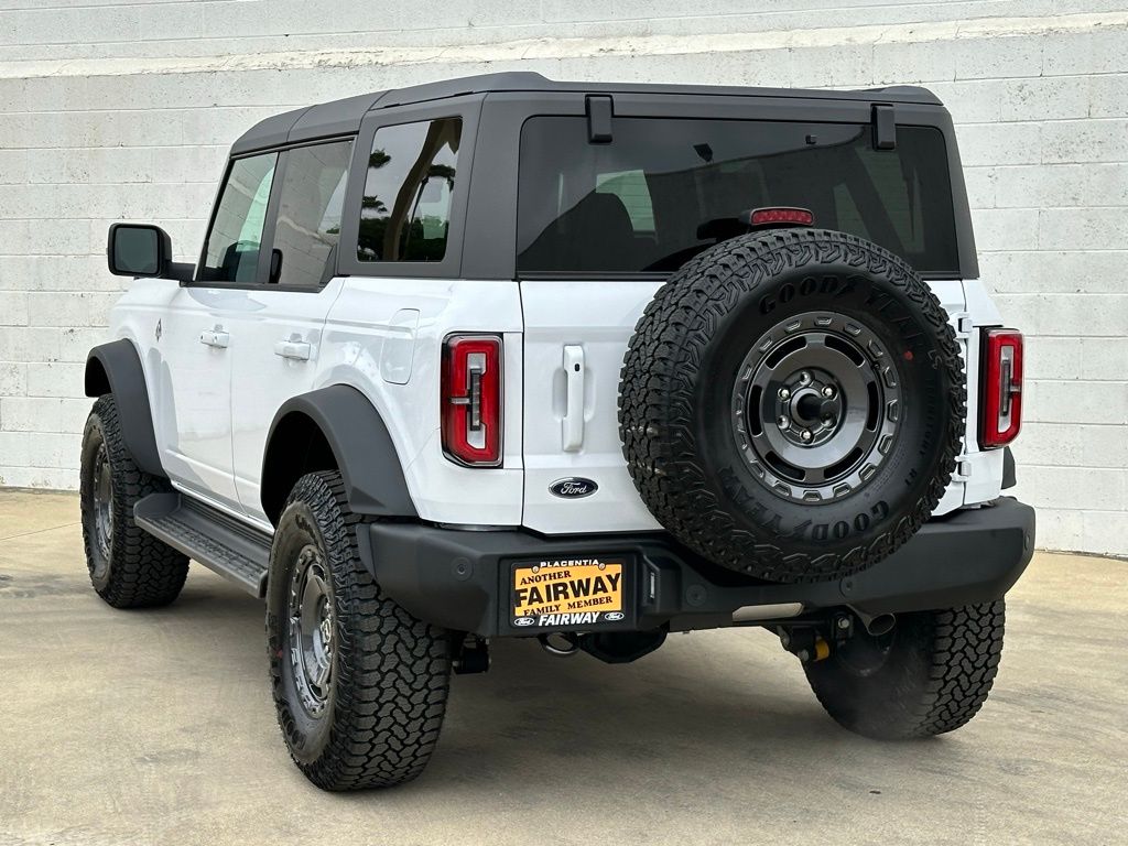 2025 Ford Bronco Outer Banks photo 4