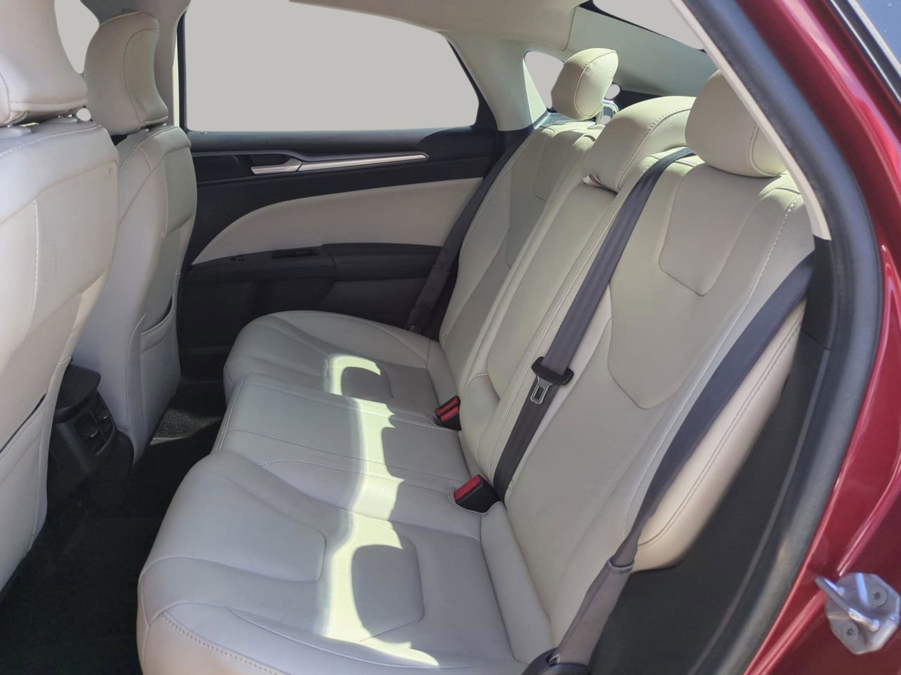 2016 Ford Fusion Titanium photo 15