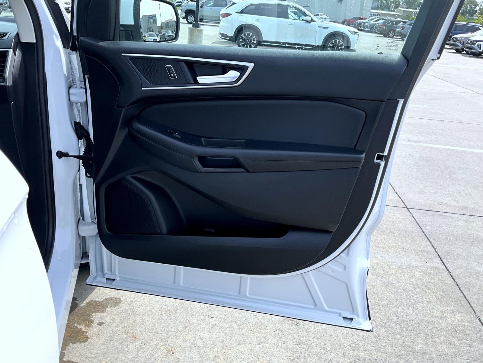 2024 Ford Edge SEL photo 16