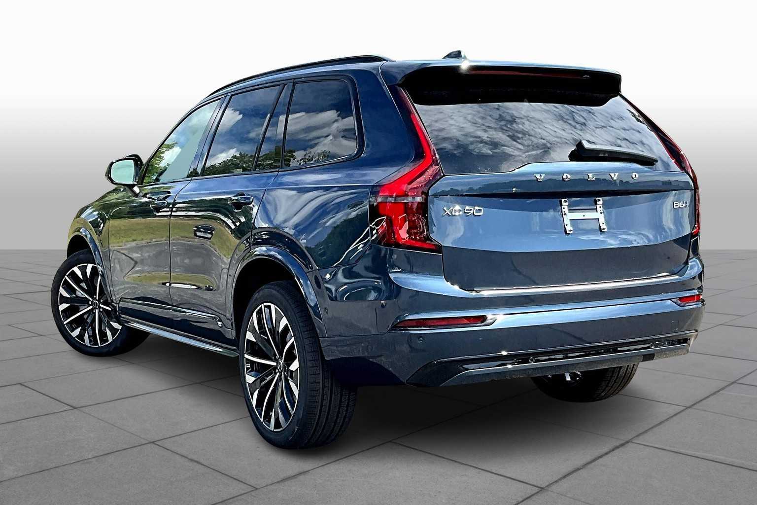 2026 Volvo XC90 photo 3