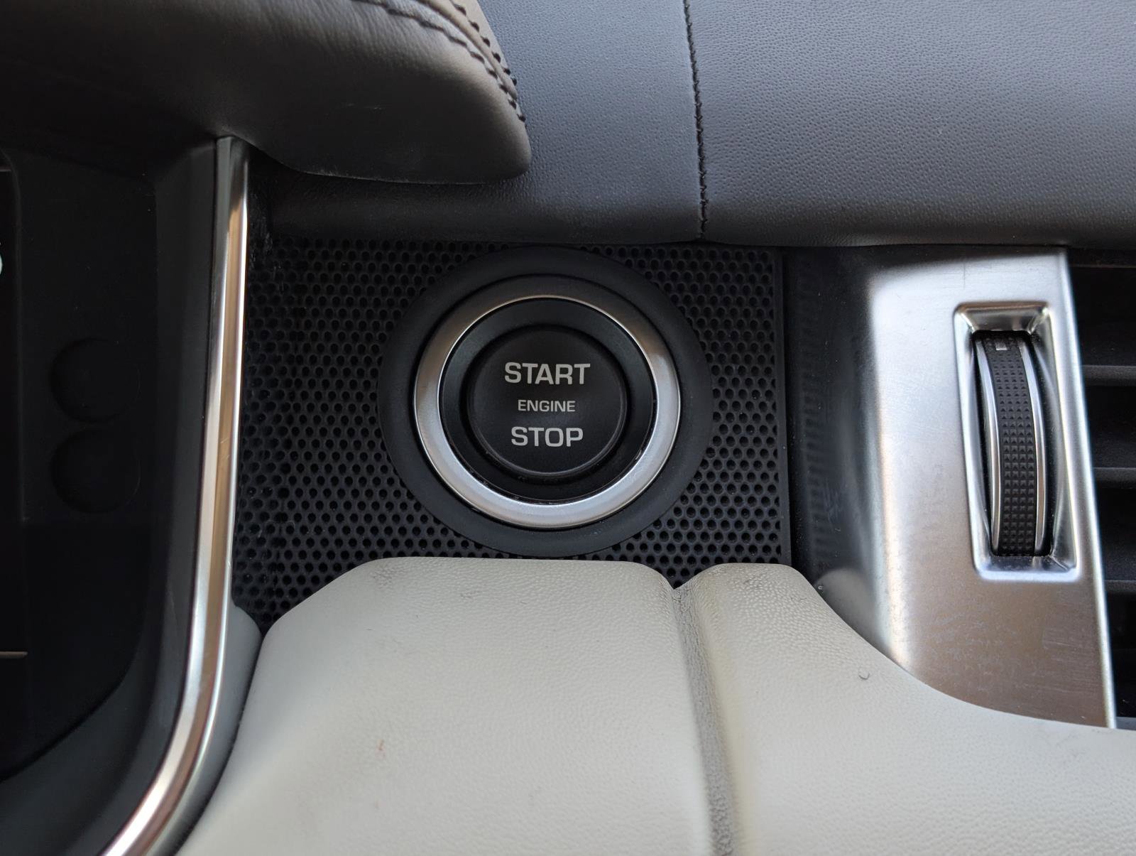 2019 Land Rover Range Rover Sport HSE Dynamic photo 17
