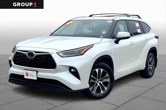 Certified Pre-Owned 2023 Toyota HIGHLANDER XLE-L4T AWD in