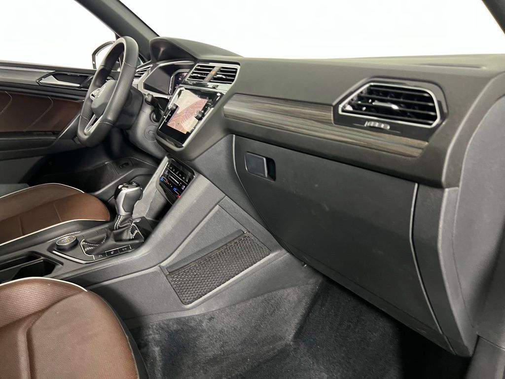 2022 Volkswagen Tiguan SEL Premium R-Line photo 31