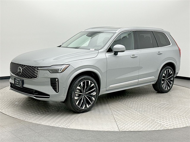 2025 Volvo XC90 Plus's photo