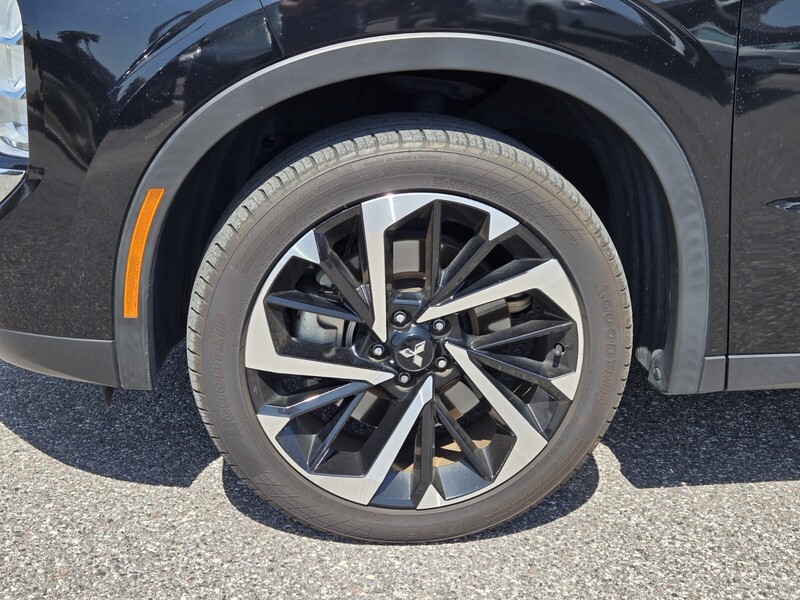 2022 Mitsubishi Outlander SE photo 3