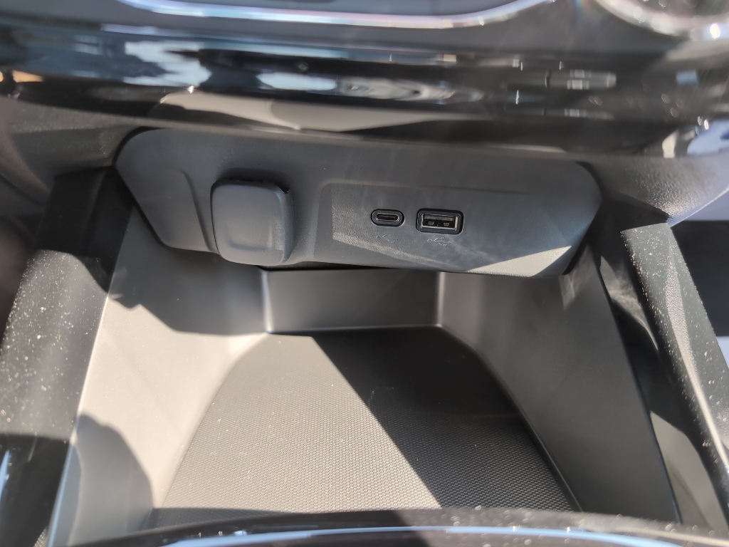 2025 Chevrolet Trax ACTIV photo 12