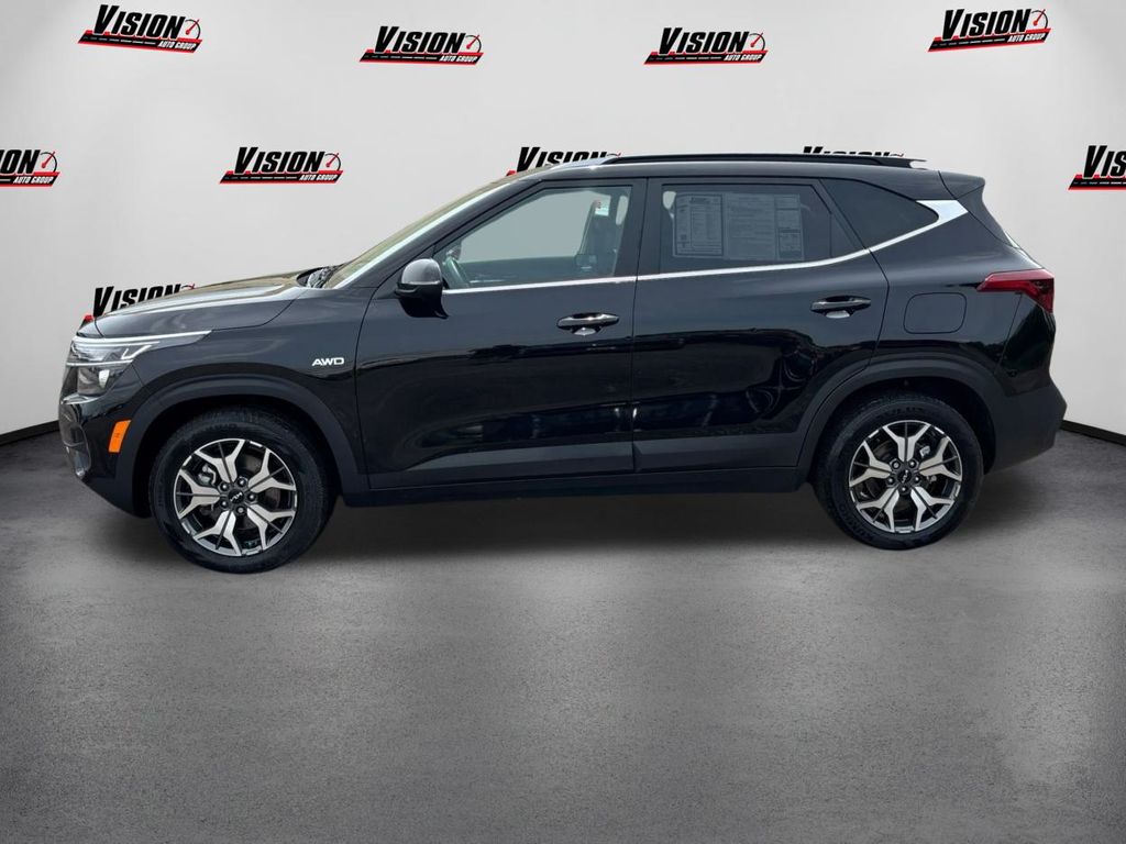 2023 Kia Seltos EX photo 4