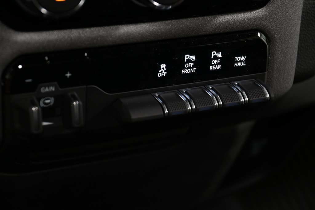 2025 Ram 1500 Warlock photo 16