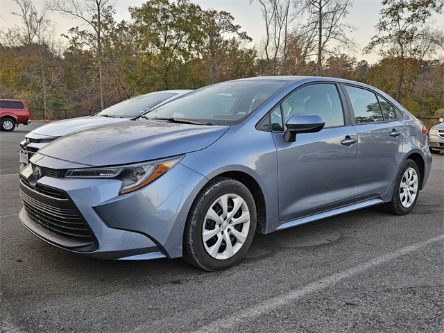 2024 Toyota Corolla LE photo 2