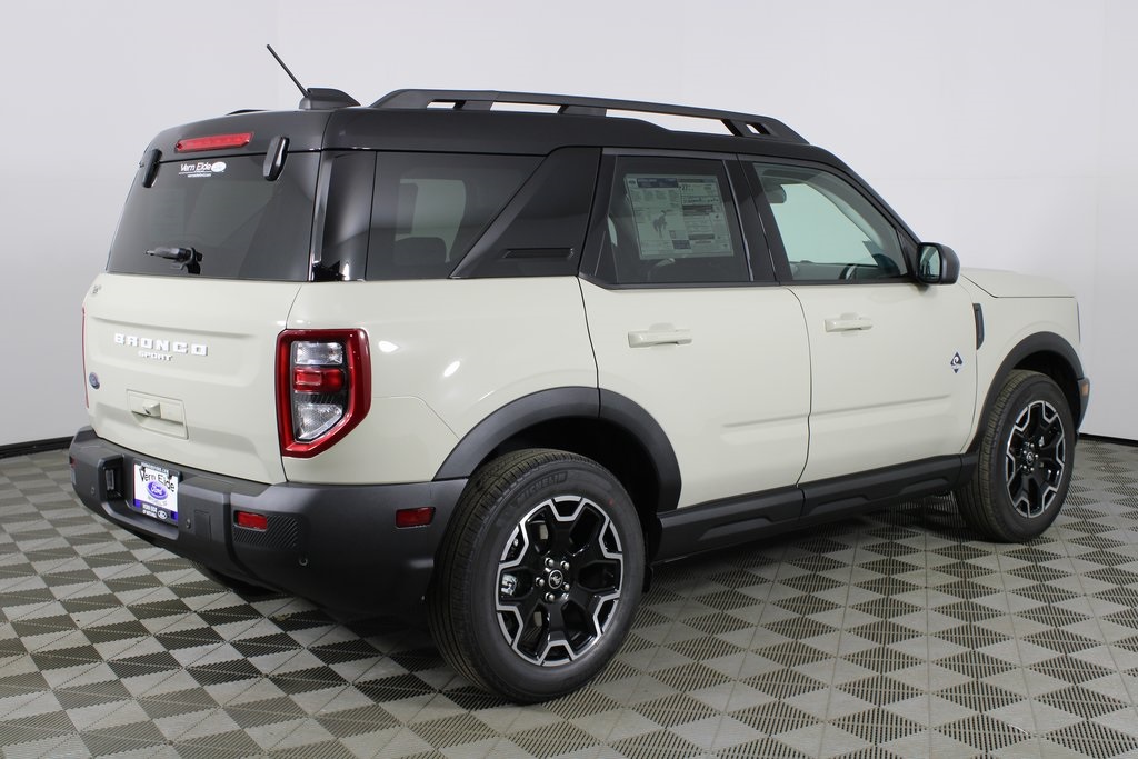 2025 Ford Bronco Sport Outer Banks photo 4