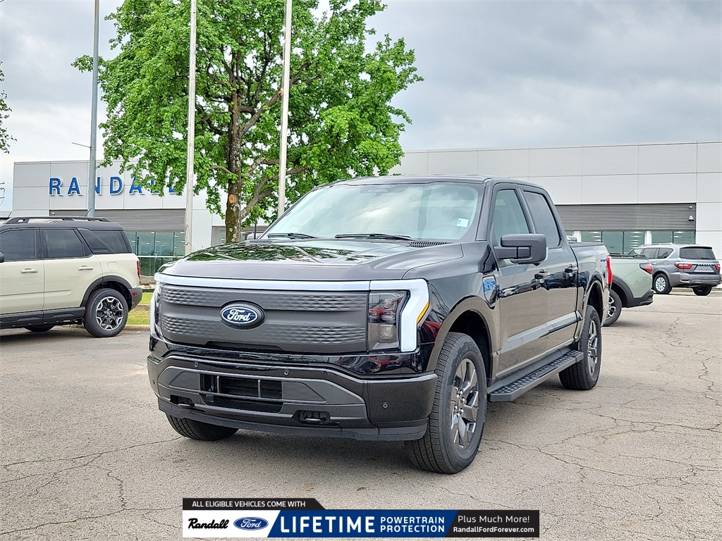 2025 Ford F-150 Lightning photo 2