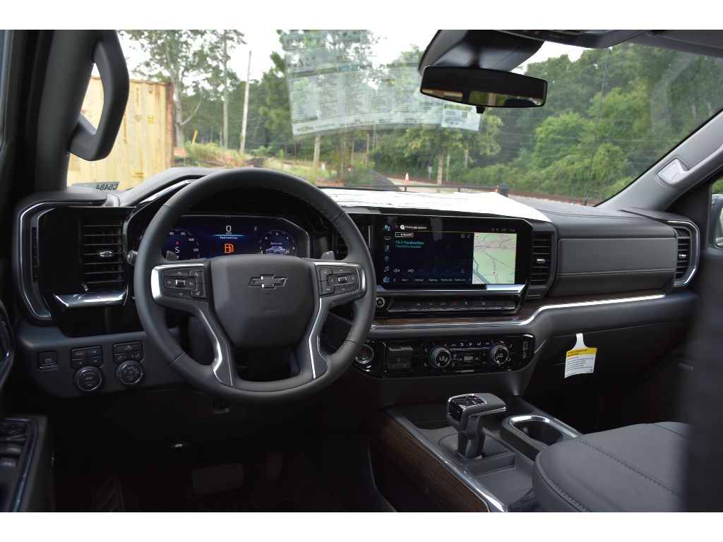 2025 Chevrolet Silverado 1500 RST photo 12