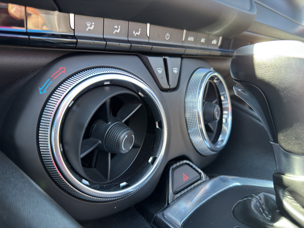 2020 Chevrolet Camaro LT1 photo 17