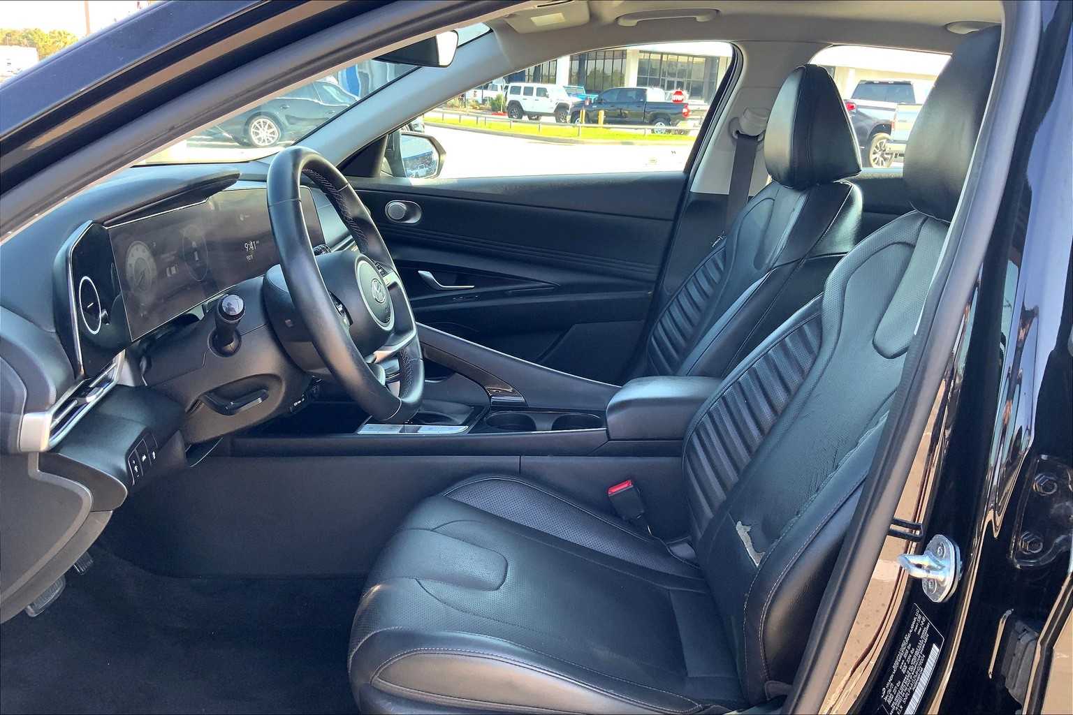 2021 Hyundai Elantra Limited photo 7