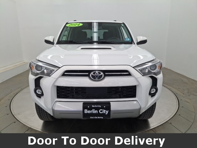 2024 Toyota 4Runner TRD Off-Road 4WD photo 2