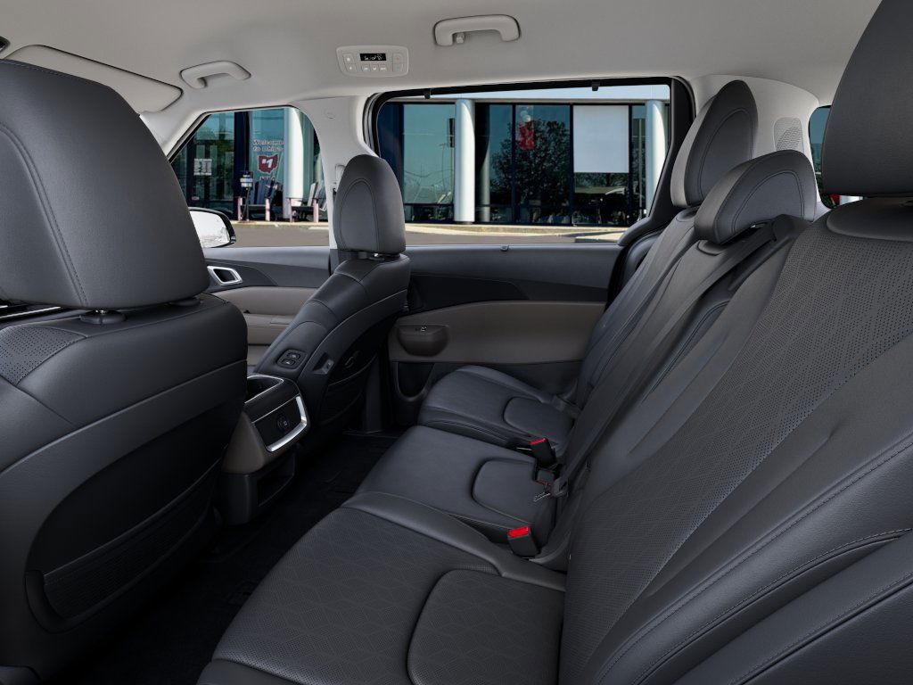 2026 Kia Carnival EX photo 16
