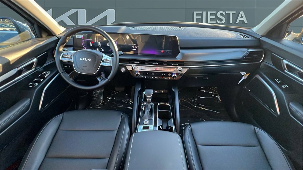 2025 Kia Telluride LX photo 4