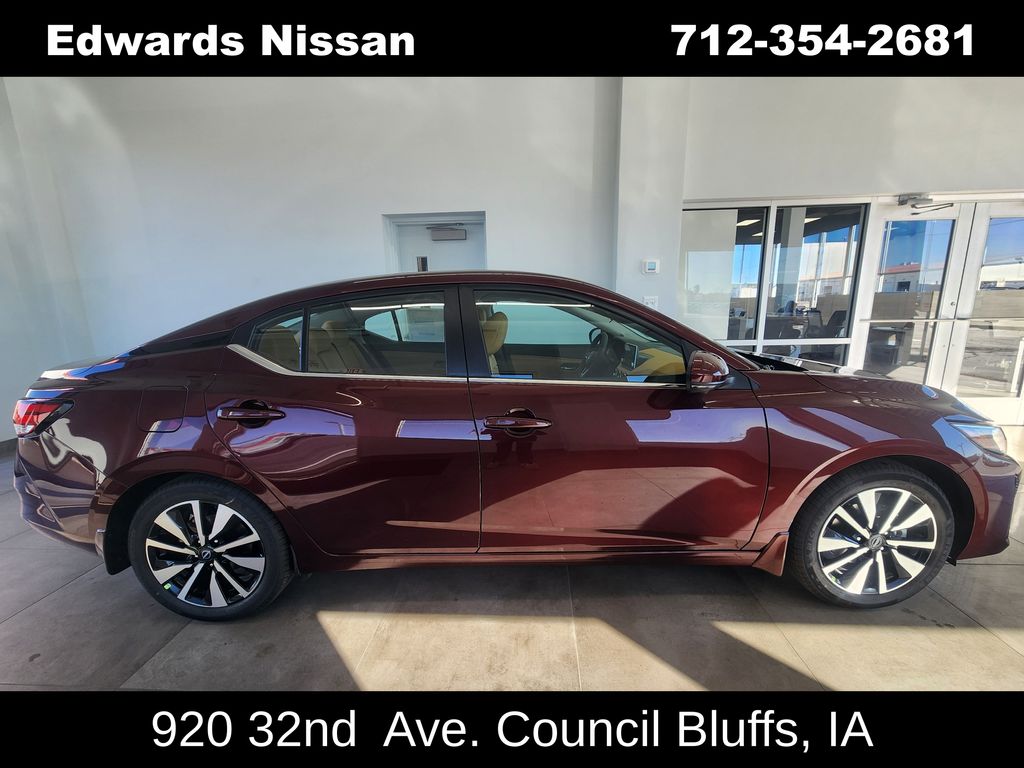 2025 Nissan Sentra SV's photo