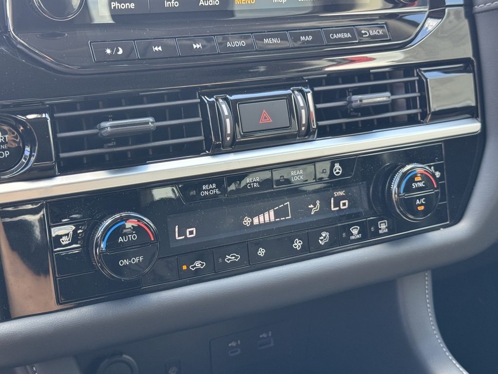 2025 Nissan Pathfinder SL photo 7