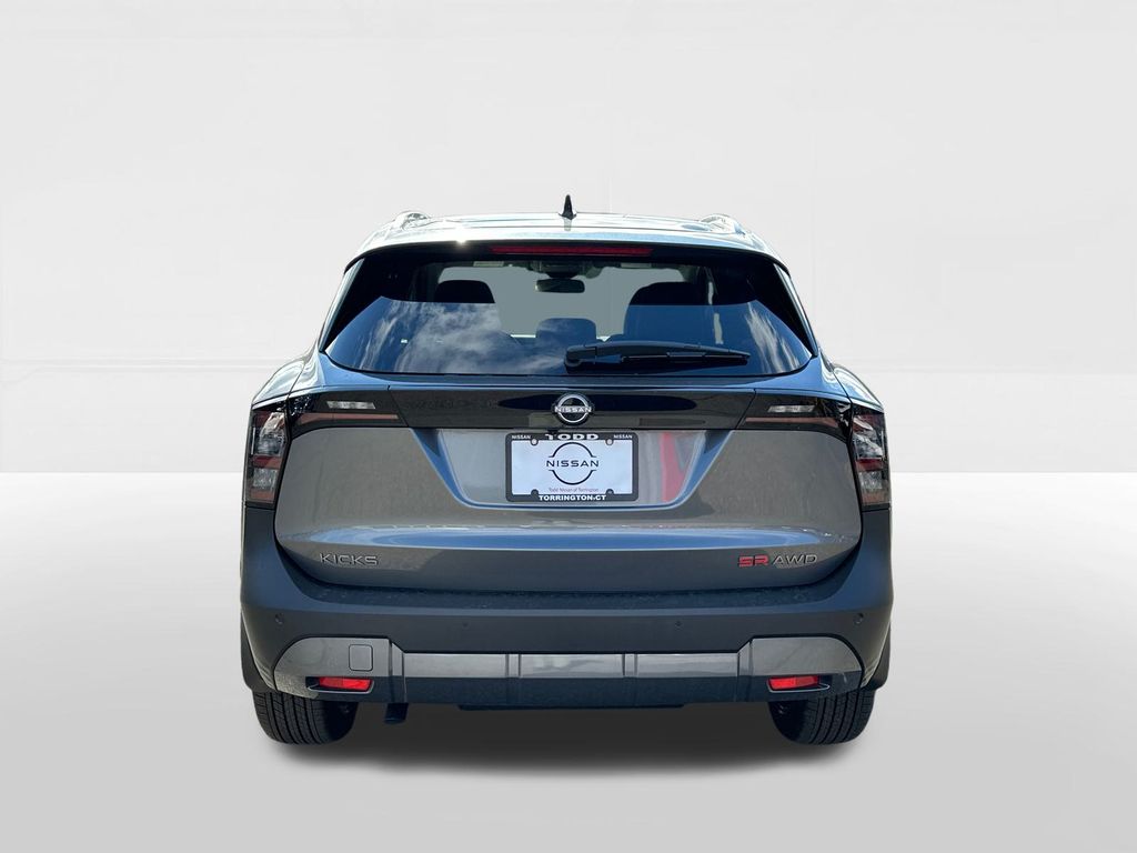2025 Nissan Kicks SR photo 3