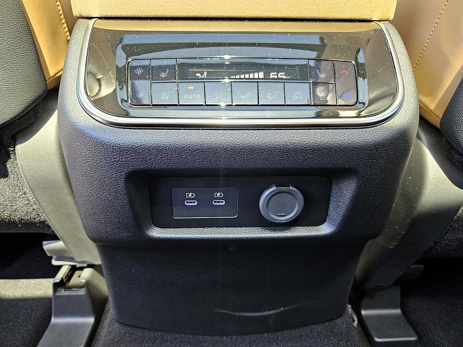 2025 Infiniti QX80 Sensory photo 11