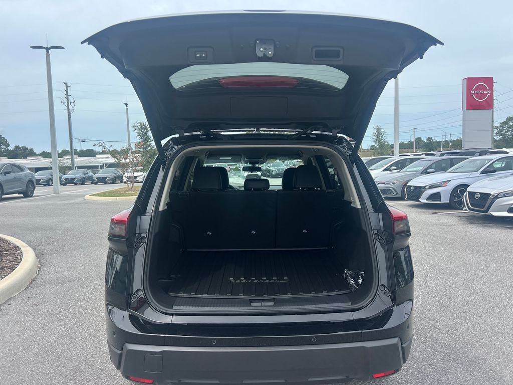2026 Nissan Rogue SV photo 9