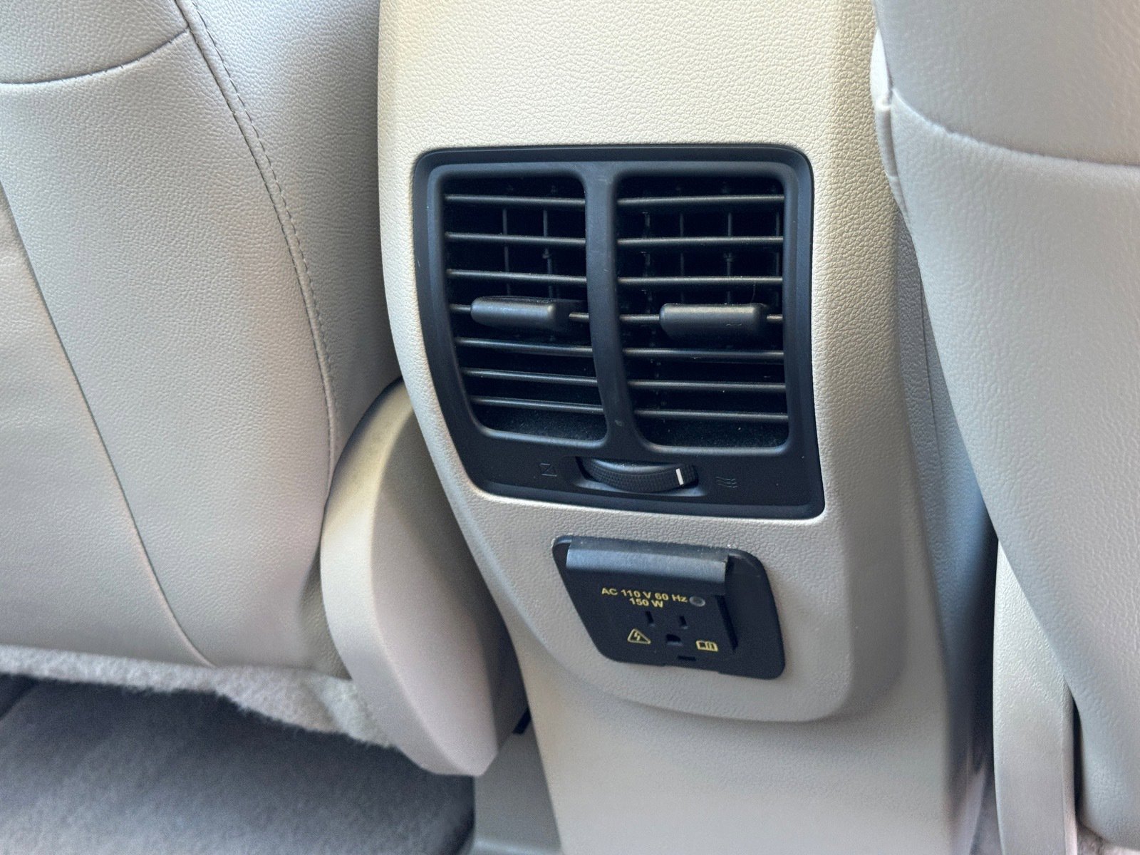 2015 Ford C-Max Hybrid SEL photo 10