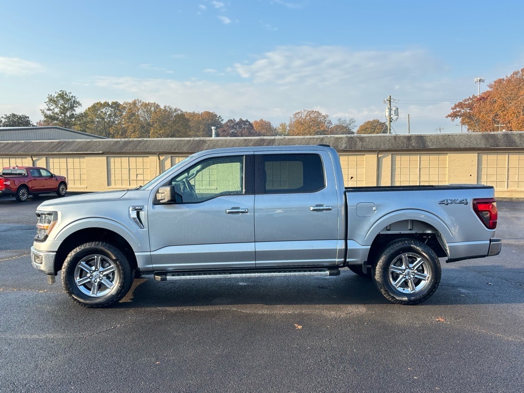 2025 Ford F-150 XLT photo 2