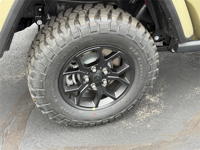 2025 Jeep Gladiator Willys photo 4