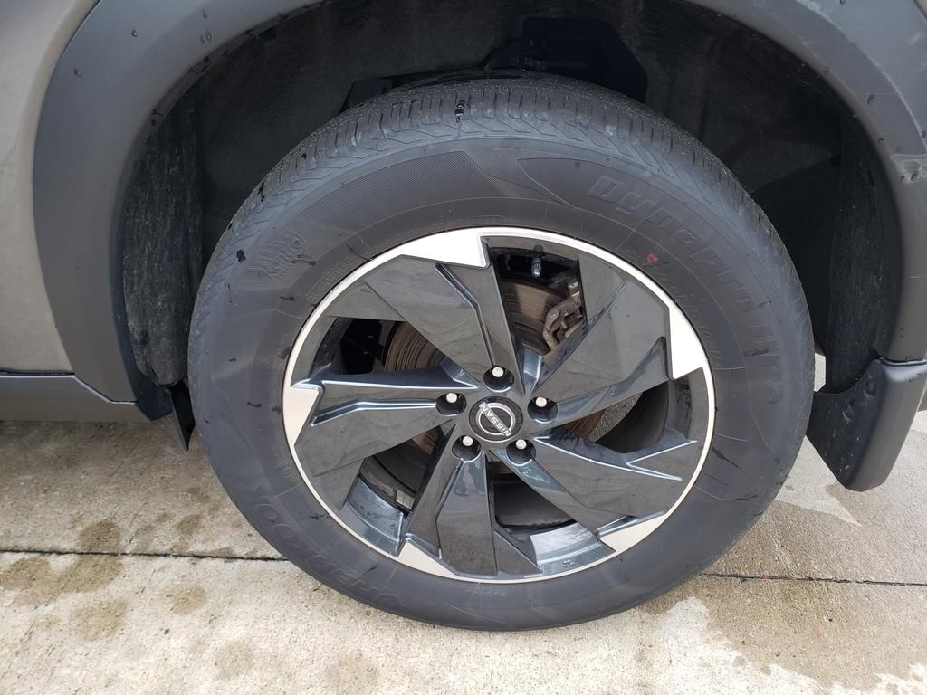 2024 Nissan Rogue SV photo 40