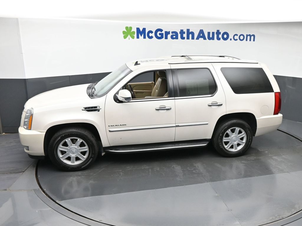 2010 Cadillac Escalade Base photo 16