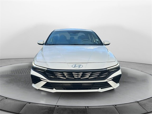 2025 Hyundai Elantra SEL Convenience photo 2