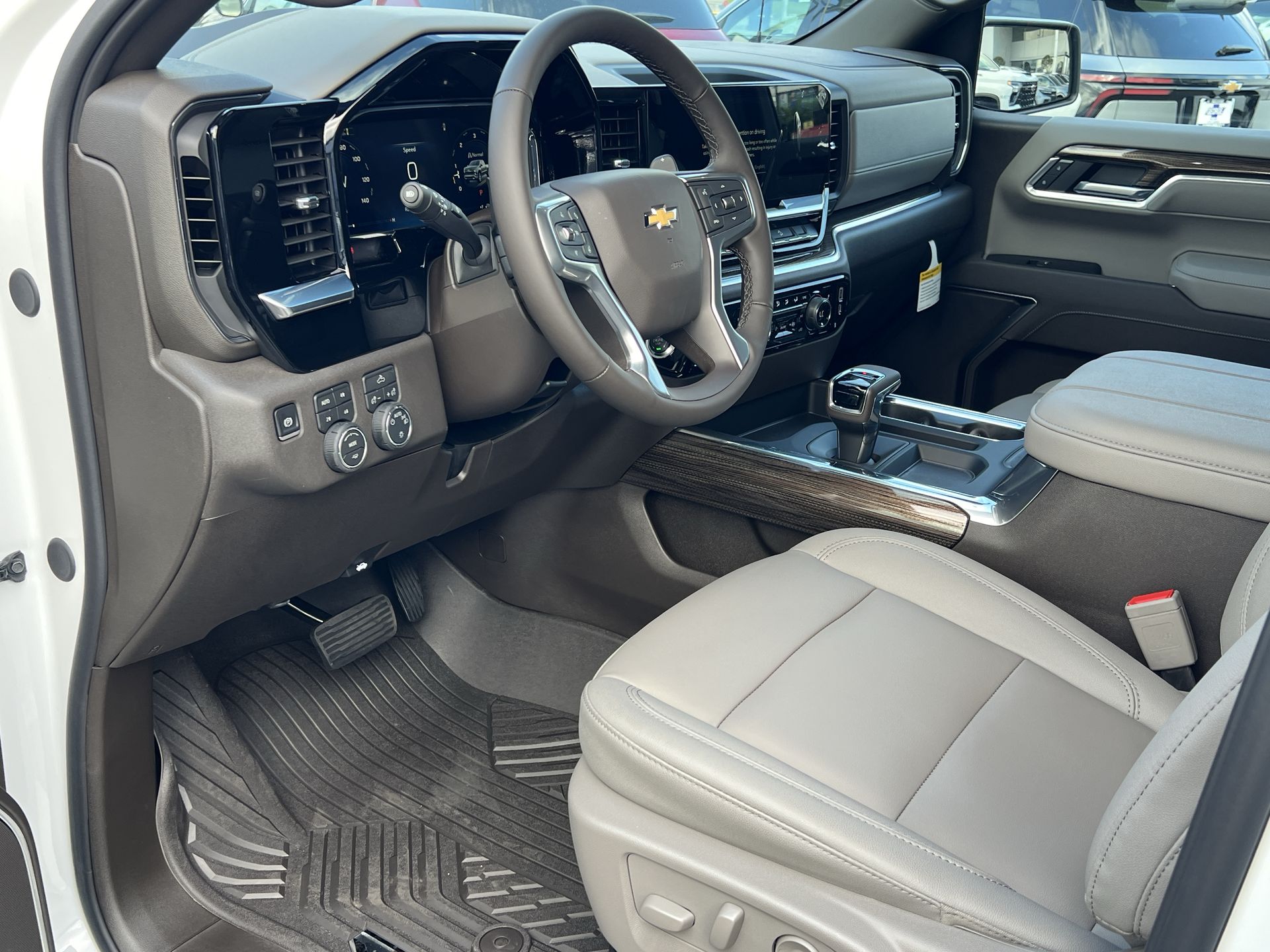 2026 Chevrolet Silverado 1500 LT photo 3