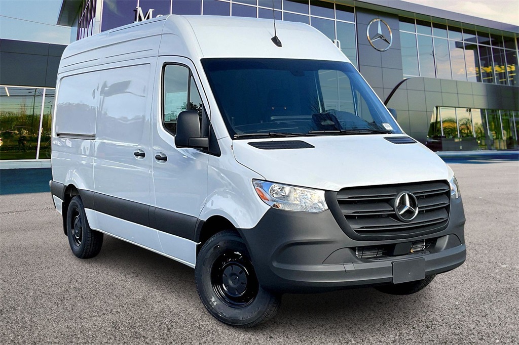 2026 Mercedes-Benz Sprinter Cargo Van Base's photo