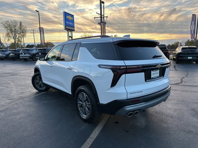 2025 Chevrolet Traverse photo 4