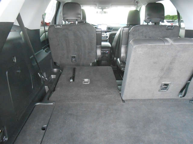 2023 Ford Explorer XLT photo 4