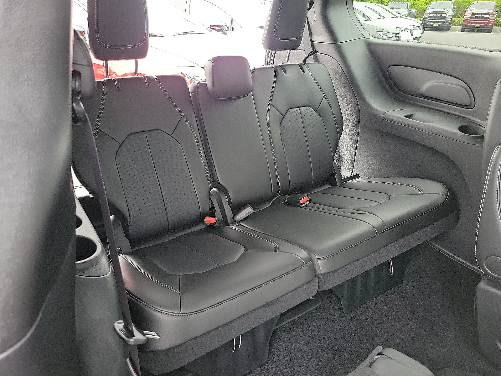2025 Chrysler Voyager LX photo 17