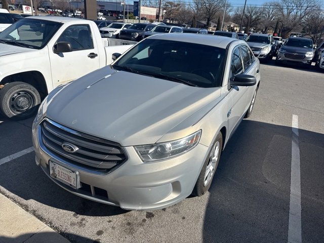 2015 Ford Taurus Base's photo