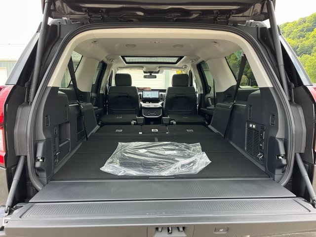 2025 Ford Expedition MAX photo 18