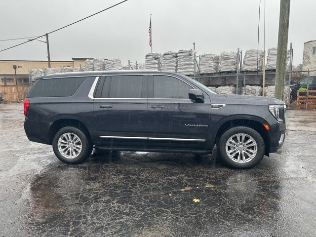 2023 Gmc Yukon XL SLT photo 2