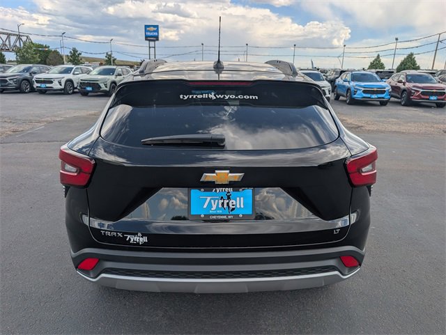 2025 Chevrolet Trax LT photo 3