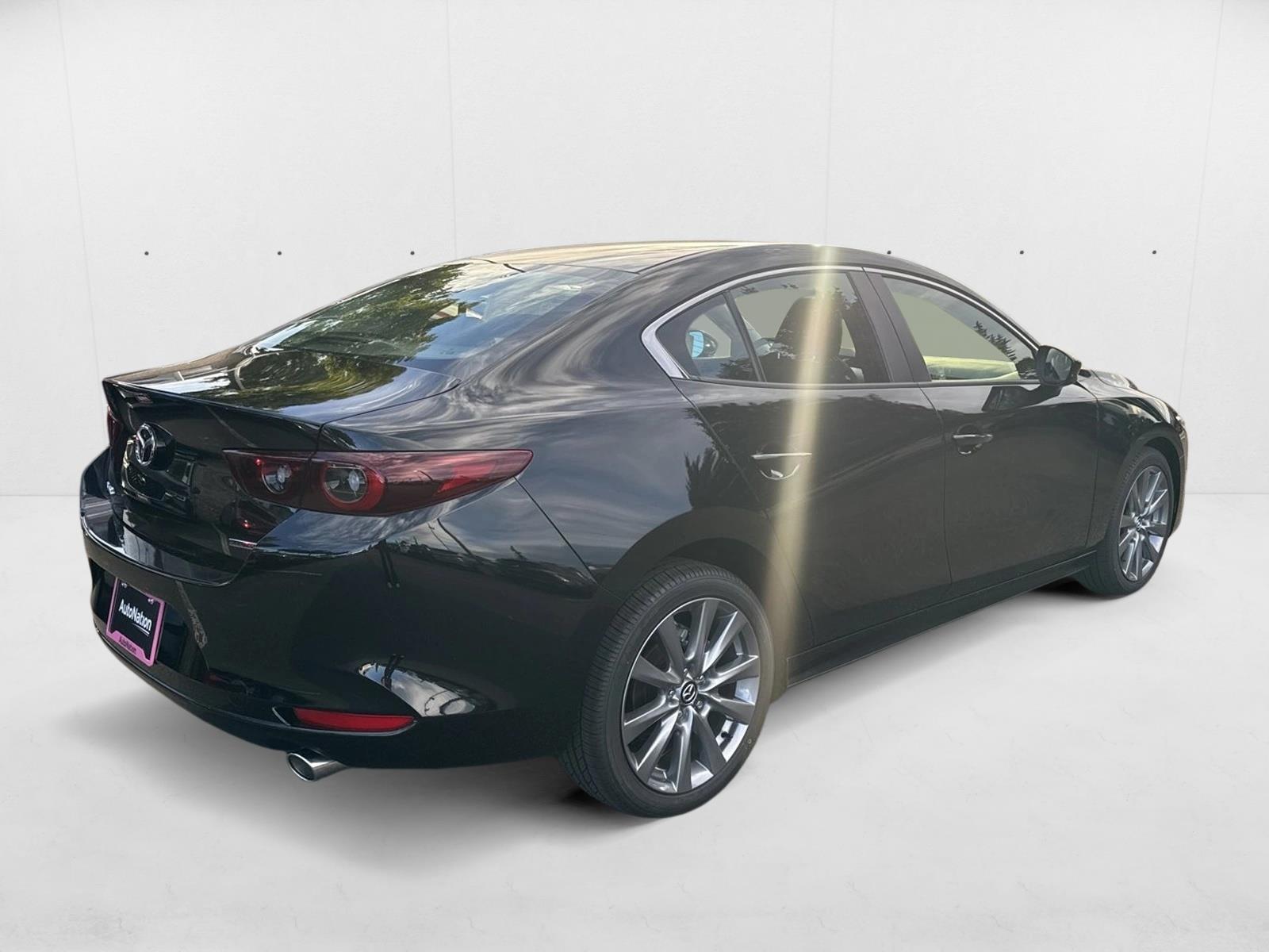 2025 Mazda Mazda3 2.5 s Preferred photo 4