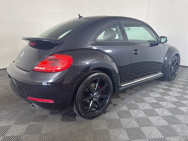 2012 Volkswagen Beetle photo 2