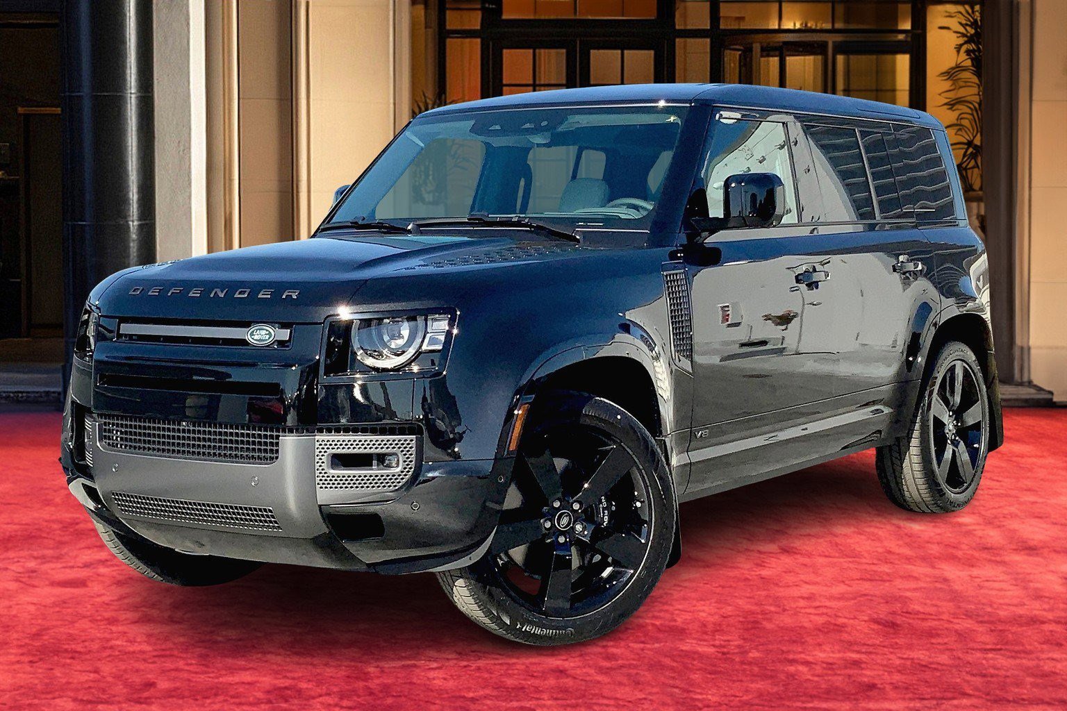 2025 Land Rover Defender V8's photo