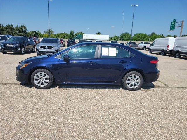 2024 Toyota Corolla LE photo 2