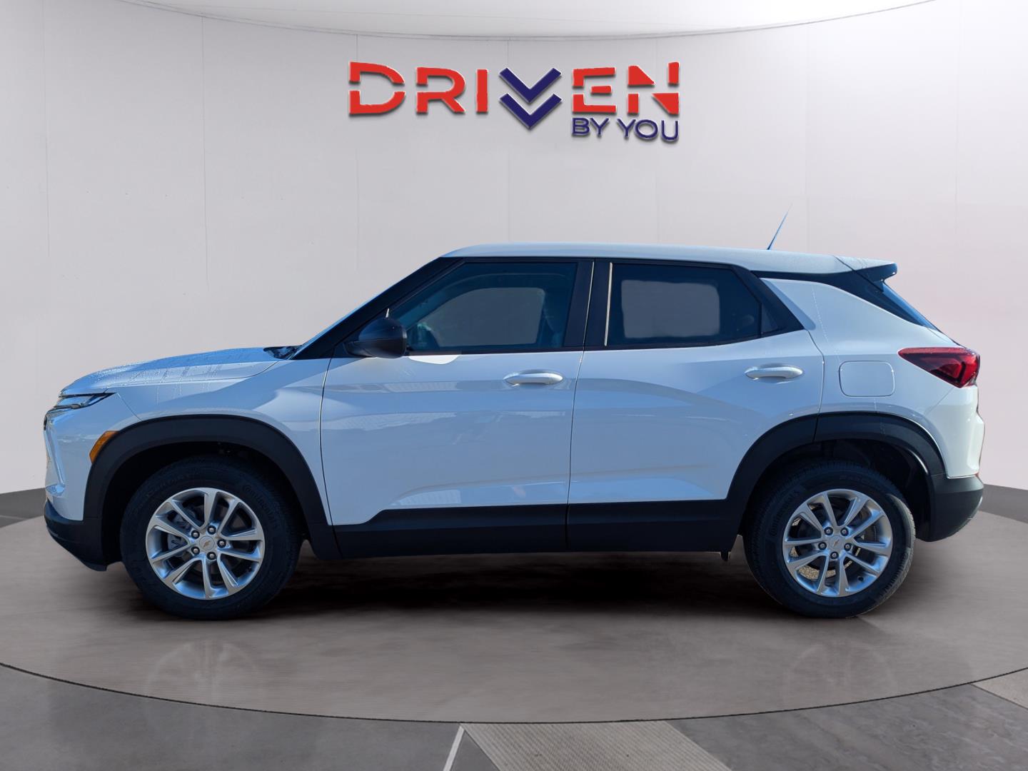 2026 Chevrolet Trailblazer LS photo 2