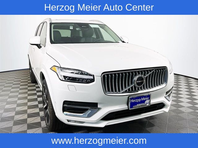 2025 Volvo XC90 Plus's photo