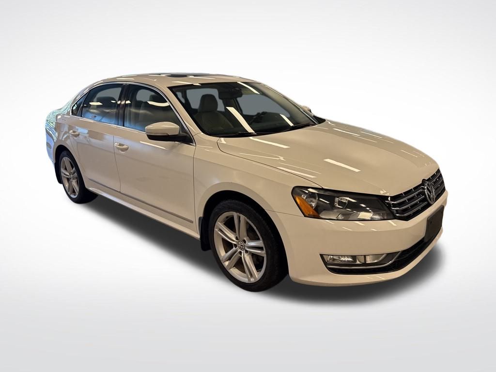 2014 Volkswagen Passat V6 SEL Premium photo 5